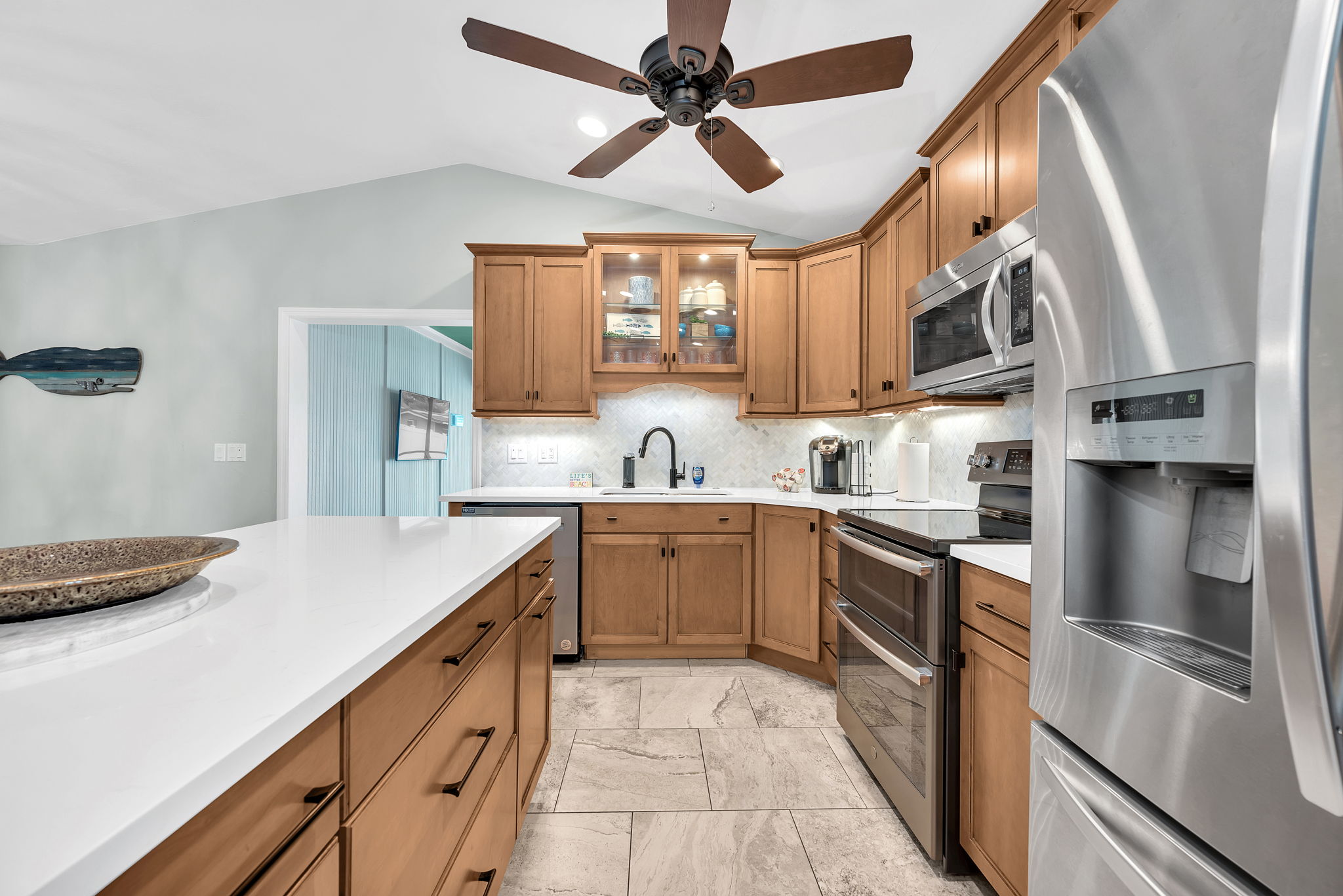 Second view of the kitchen